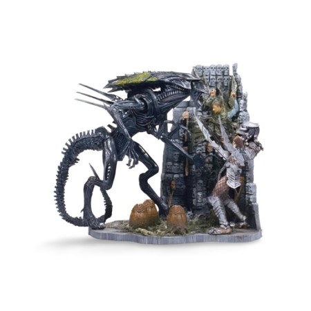 Alien Queen and Scar Predator Diorama